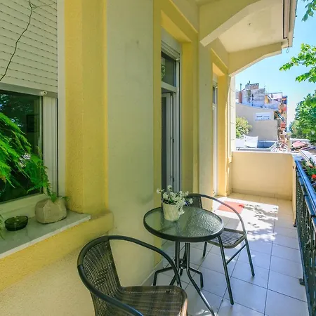 Apartment House House *