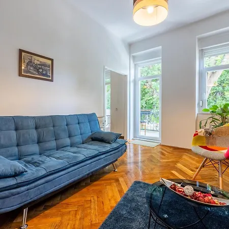 House House Apartment *