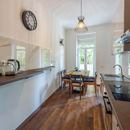 House House Апартаменты *