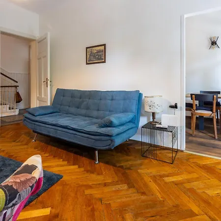 Apartment House House