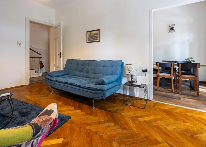 Apartament House House